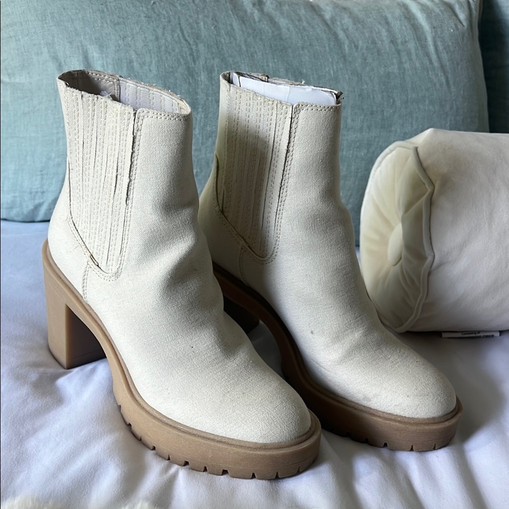 Dolce vita Elegant Cream Ankle Boots